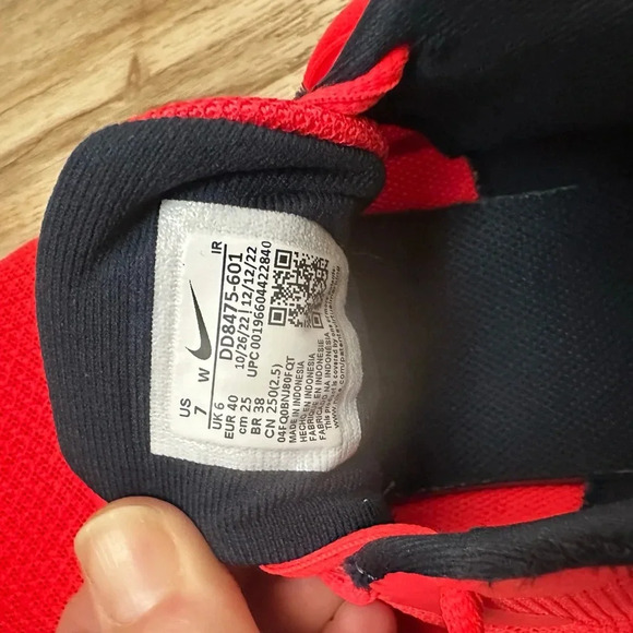 Nike Revolution‎ Size 7 Men’s only worn once excellent condition! - Picture 3 of 4